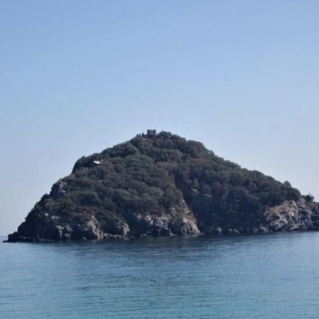 Golfo Dell'Isola Appartamento Spotorno Exterior foto