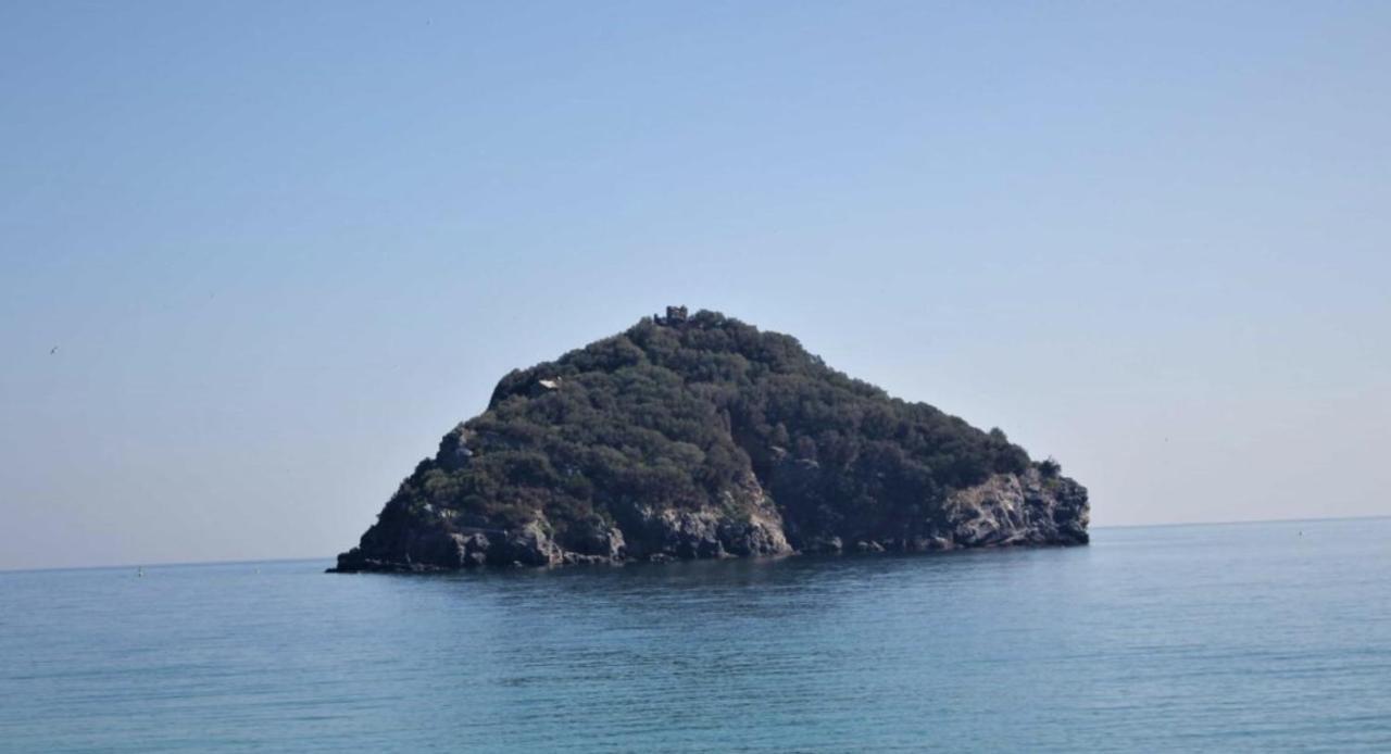 Golfo Dell'Isola Appartamento Spotorno Exterior foto